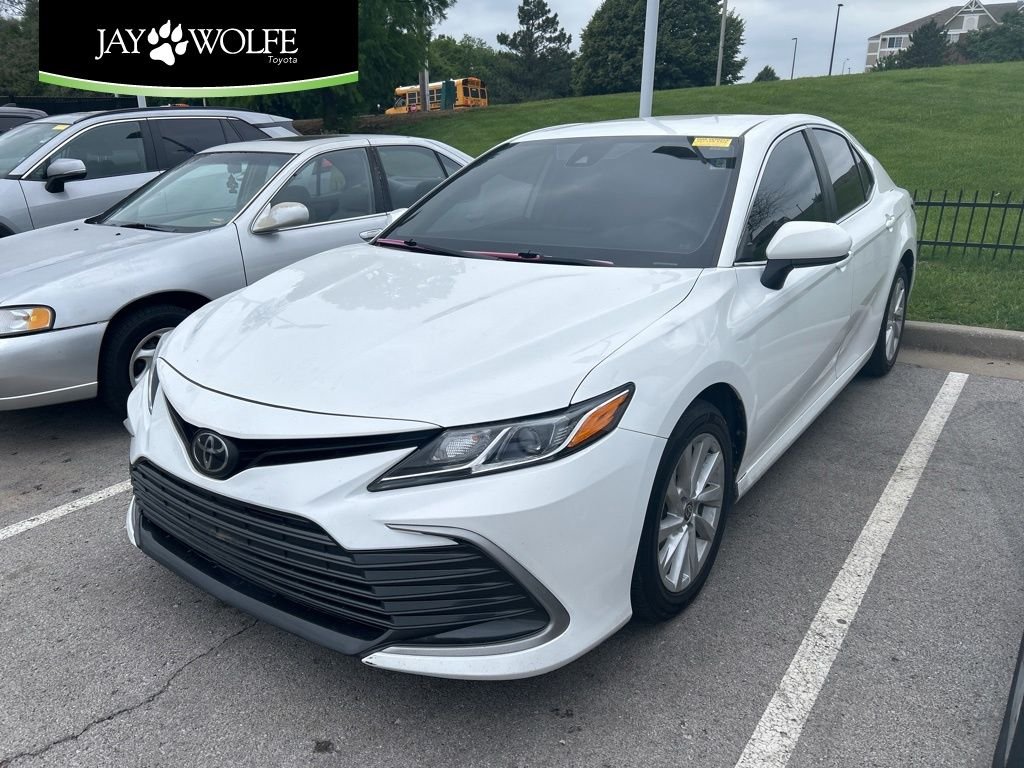 2023 Toyota Camry LE AWD's photo