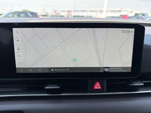 2027 Kia Carnival EX - Photo 12