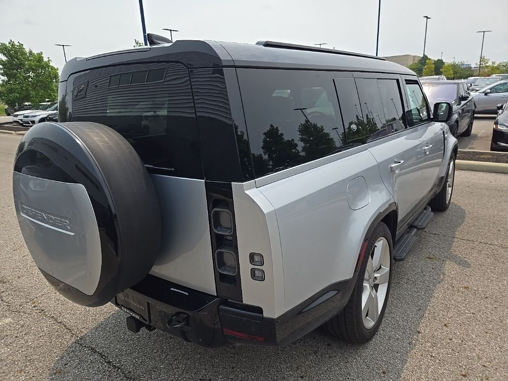 Used 2024 Hakuba Silver Metallic Land Rover X image 5