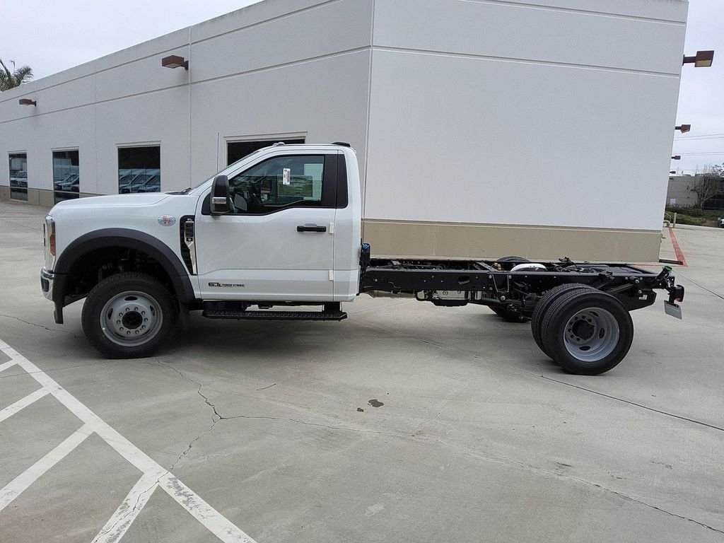 2025 Ford F-550 Super Duty Chassis Cab XL - Photo 21