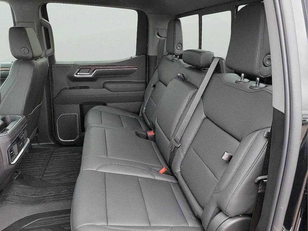2026 GMC Sierra 1500 SLT - Photo 13