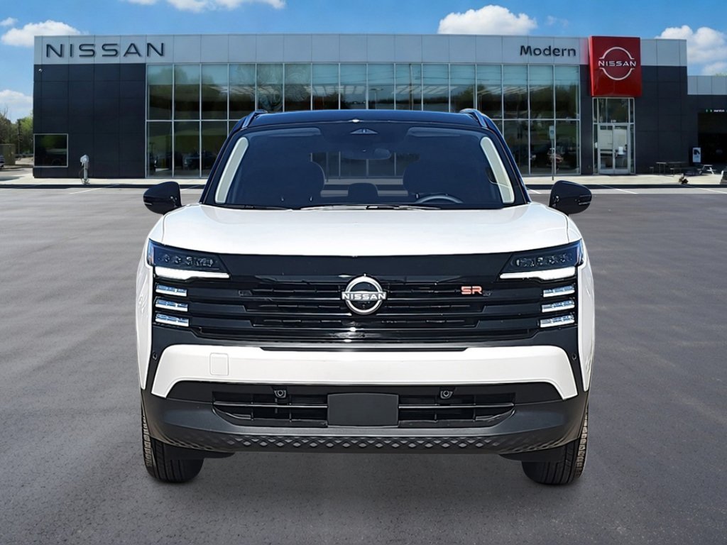 New 2026 Aspen White Tricoat/Super Black Nissan SR image 6