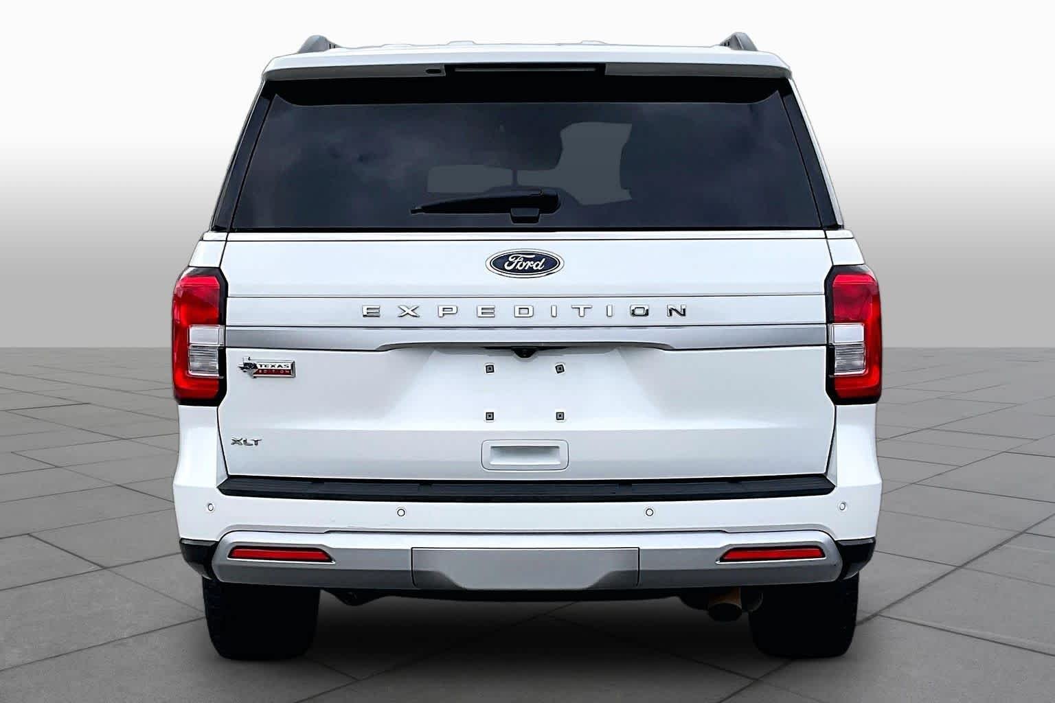 Used 2024 Star White Metallic Tri-Coat Ford XLT image 5
