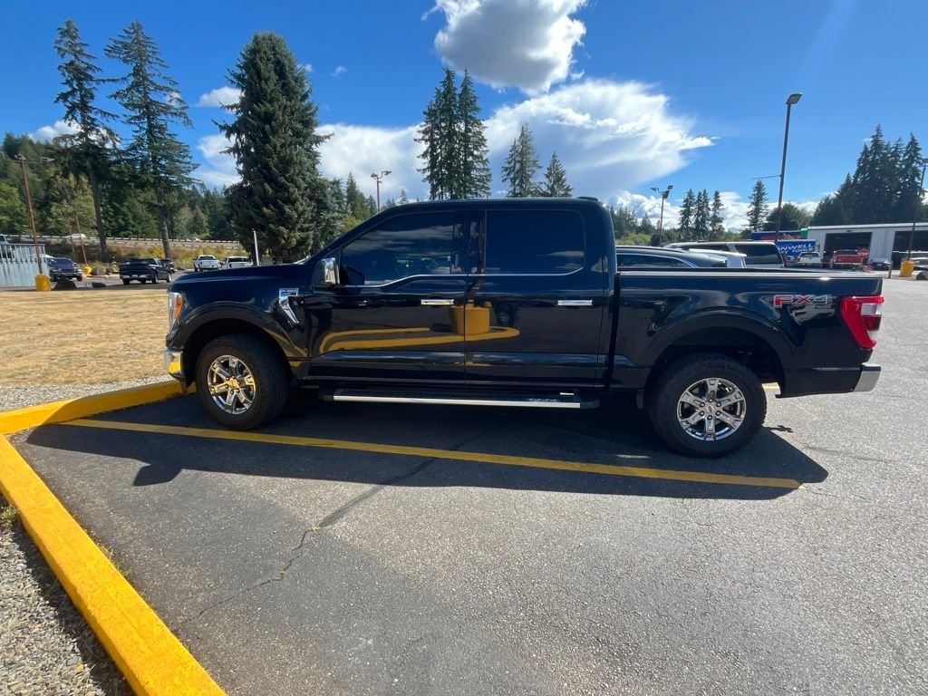 Used 2022 Black Ford Lariat image 1