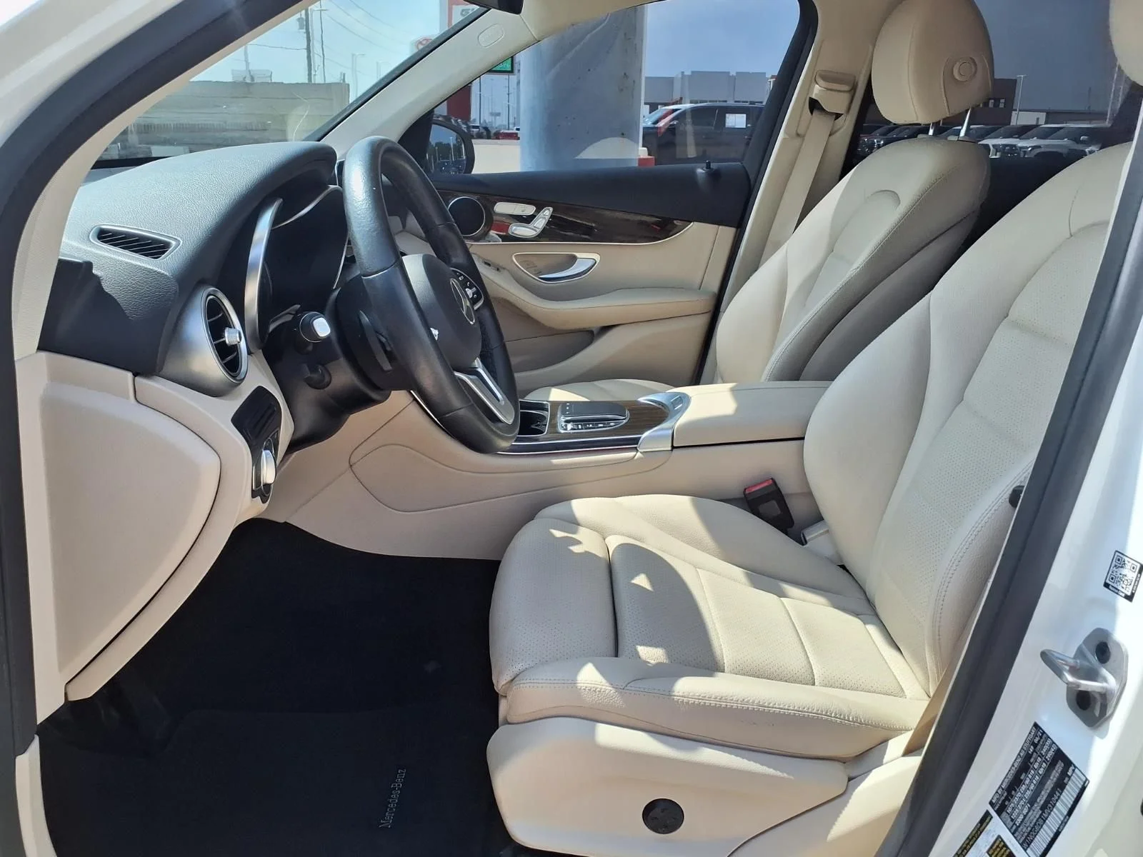 Used 2021 White Mercedes-Benz GLC 300 image 16