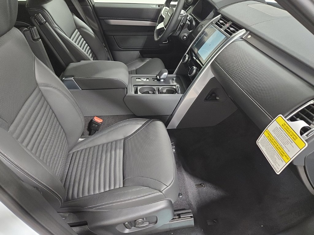 New 2026 Fuji White Land Rover Dynamic SE image 26