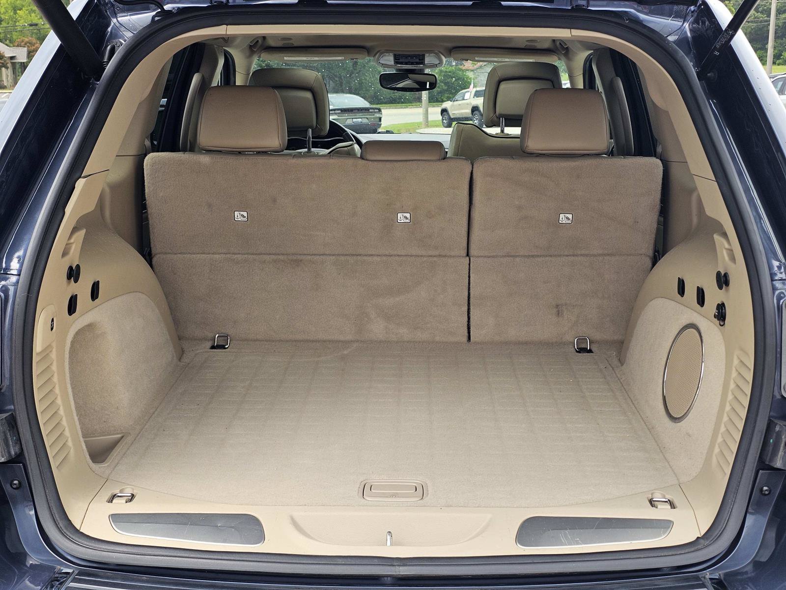 Used 2020 Slate Blue Pearlcoat Jeep Overland image 12