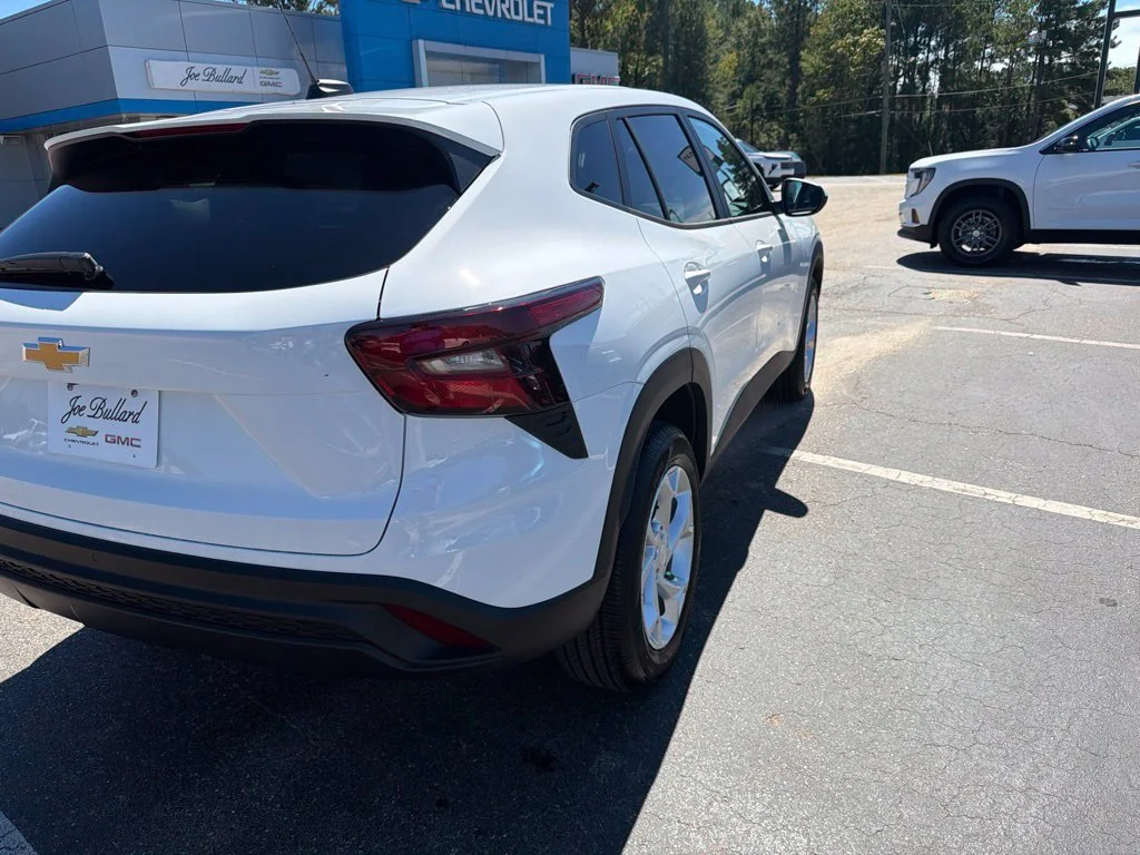New 2026 Summit White Chevrolet LS image 5