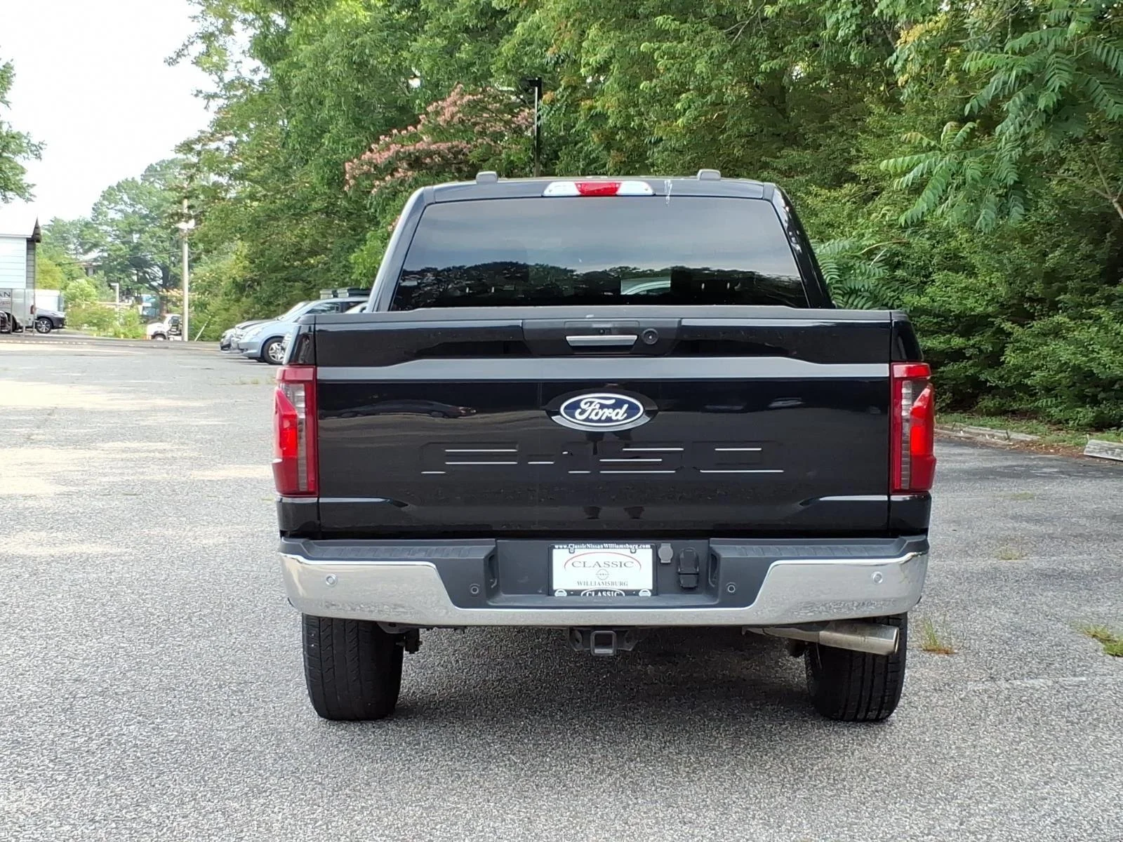 Used 2024 Agate Black Metallic Ford XLT image 8