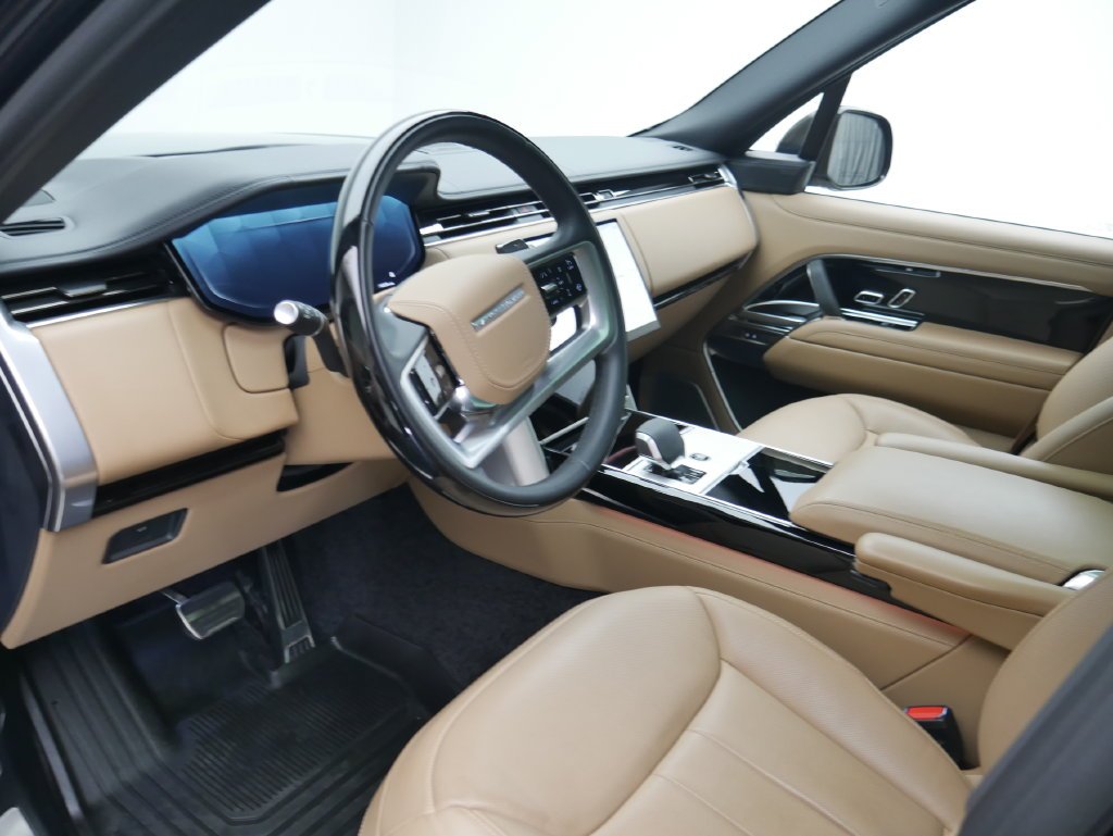 Used 2025  Land Rover Autobiography image 5