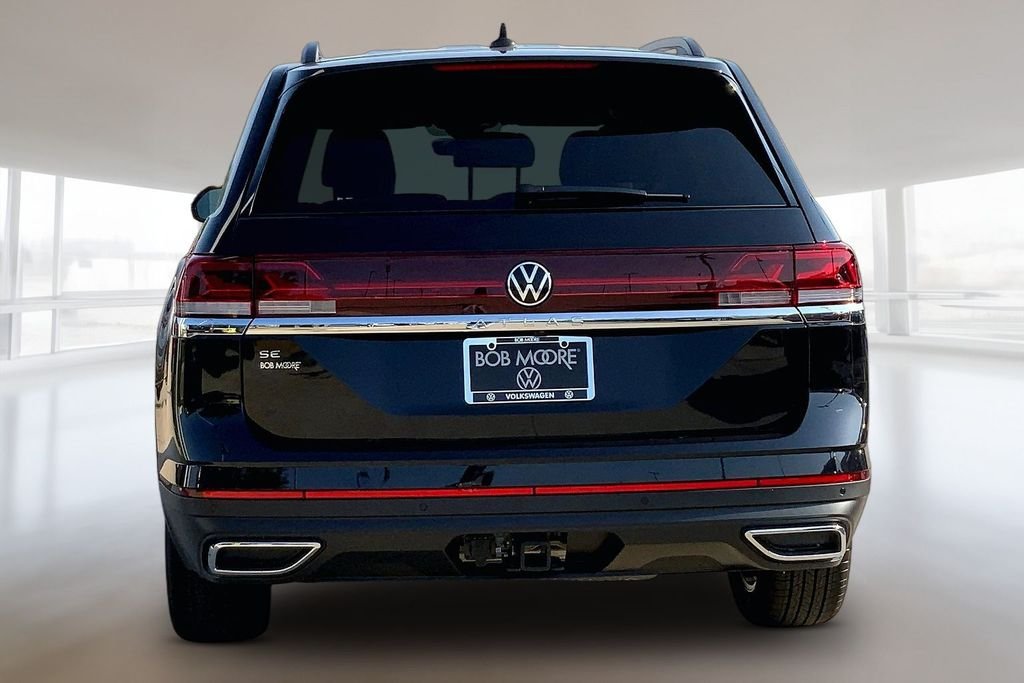 New 2026 Deep Black Pearl Volkswagen 2.0T SE w/Technology image 4