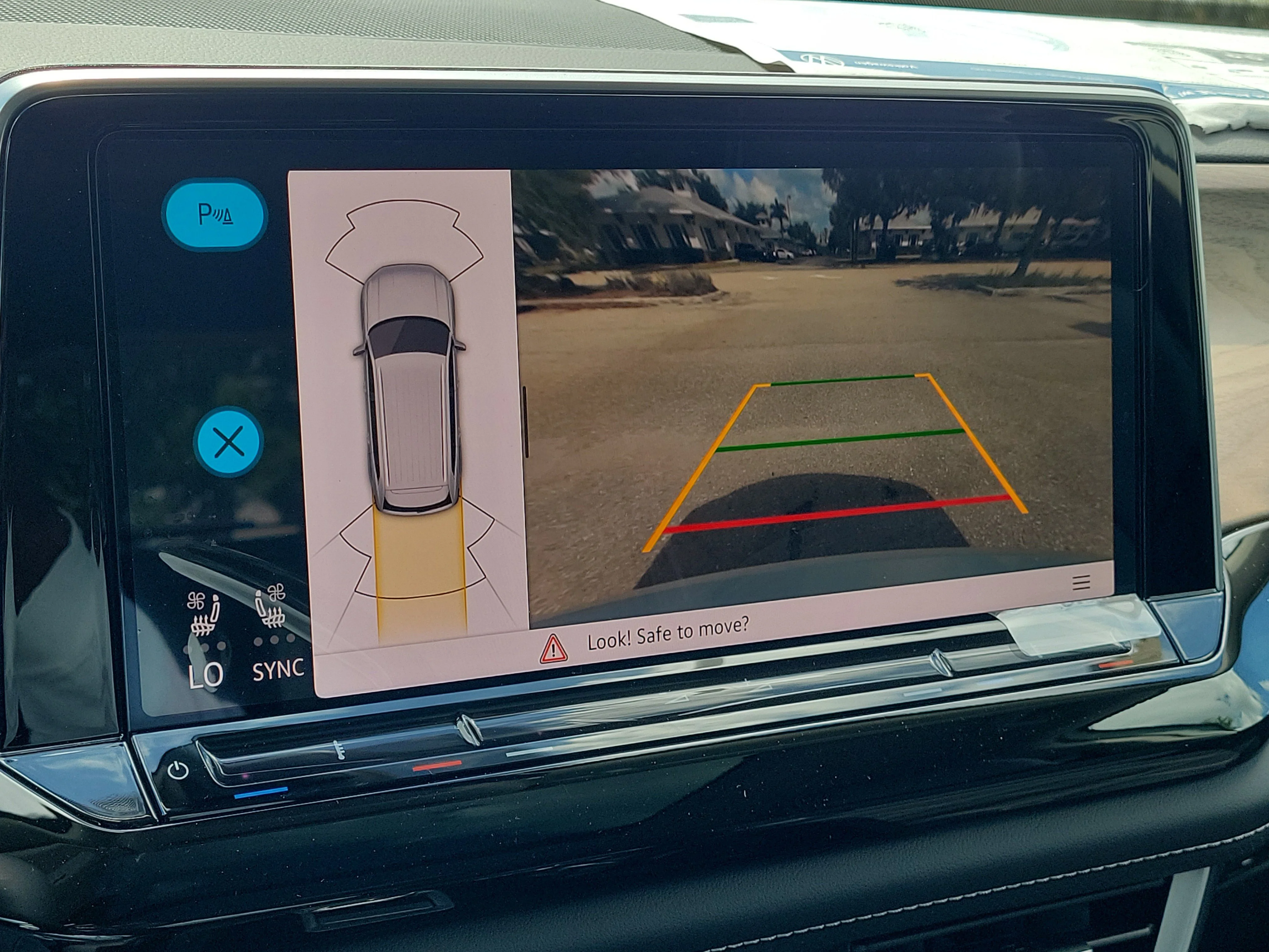 New 2026 White Volkswagen SE w/Technology image 23
