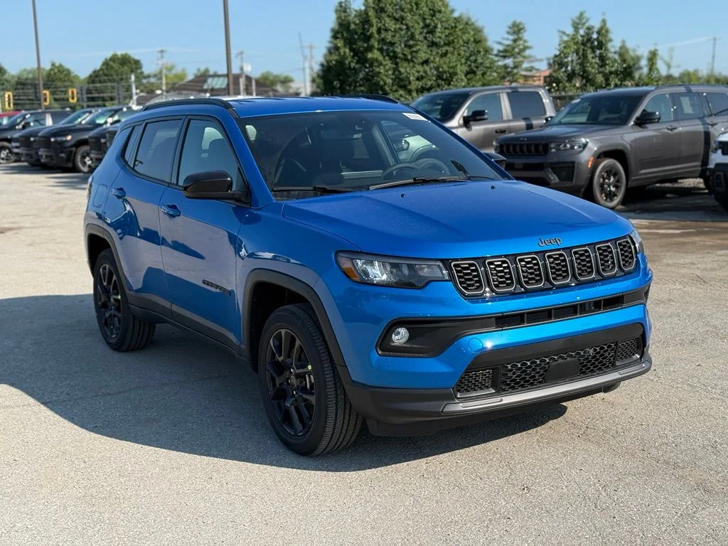 New 2026 Hydro Blue Pearl-Coat Exterior Paint Jeep Latitude image 4