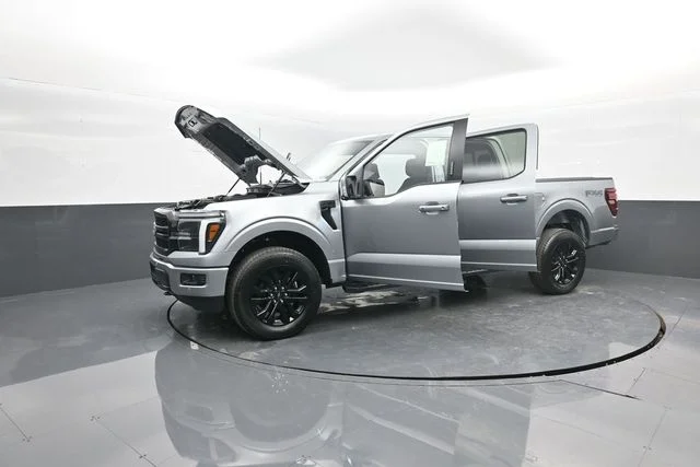 New 2026 Iconic Silver Metallic Ford Lariat® image 38