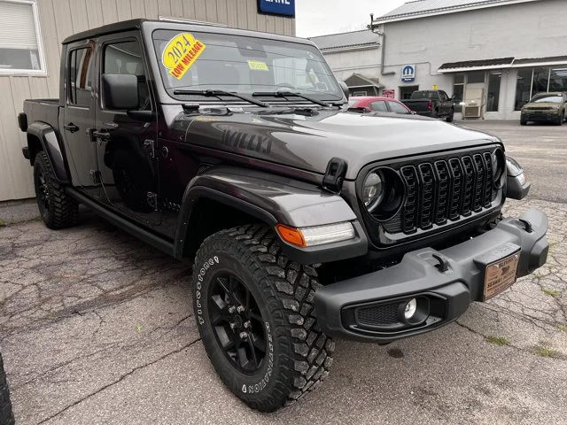 Used 2024 Granite Crystal Metallic Clearcoat Jeep Willys image 4