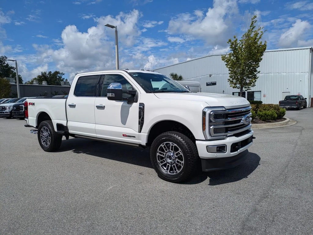 New 2026 Star White Metallic Tri-Coat Ford Platinum image 2