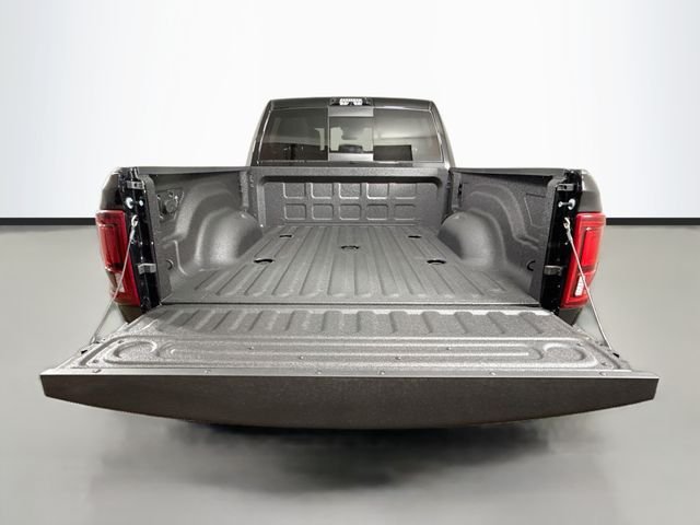 New 2026 Diamond Black Crystal Pearl-Coat Exterior Paint RAM Laramie image 27