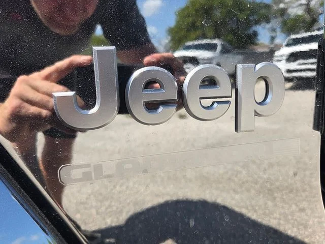 New 2026 Black Clear-Coat Exterior Paint Jeep Sahara image 12