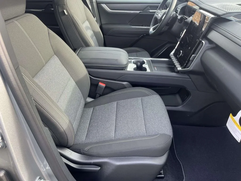 New 2026 Sterling Metallic GMC Elevation image 14