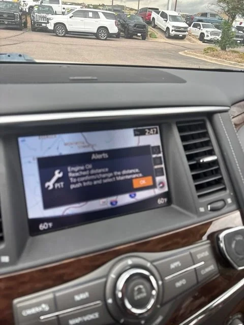 Used 2018 White Nissan Platinum image 18