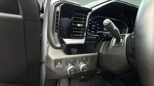 Used 2024 Silver GMC Elevation image 21