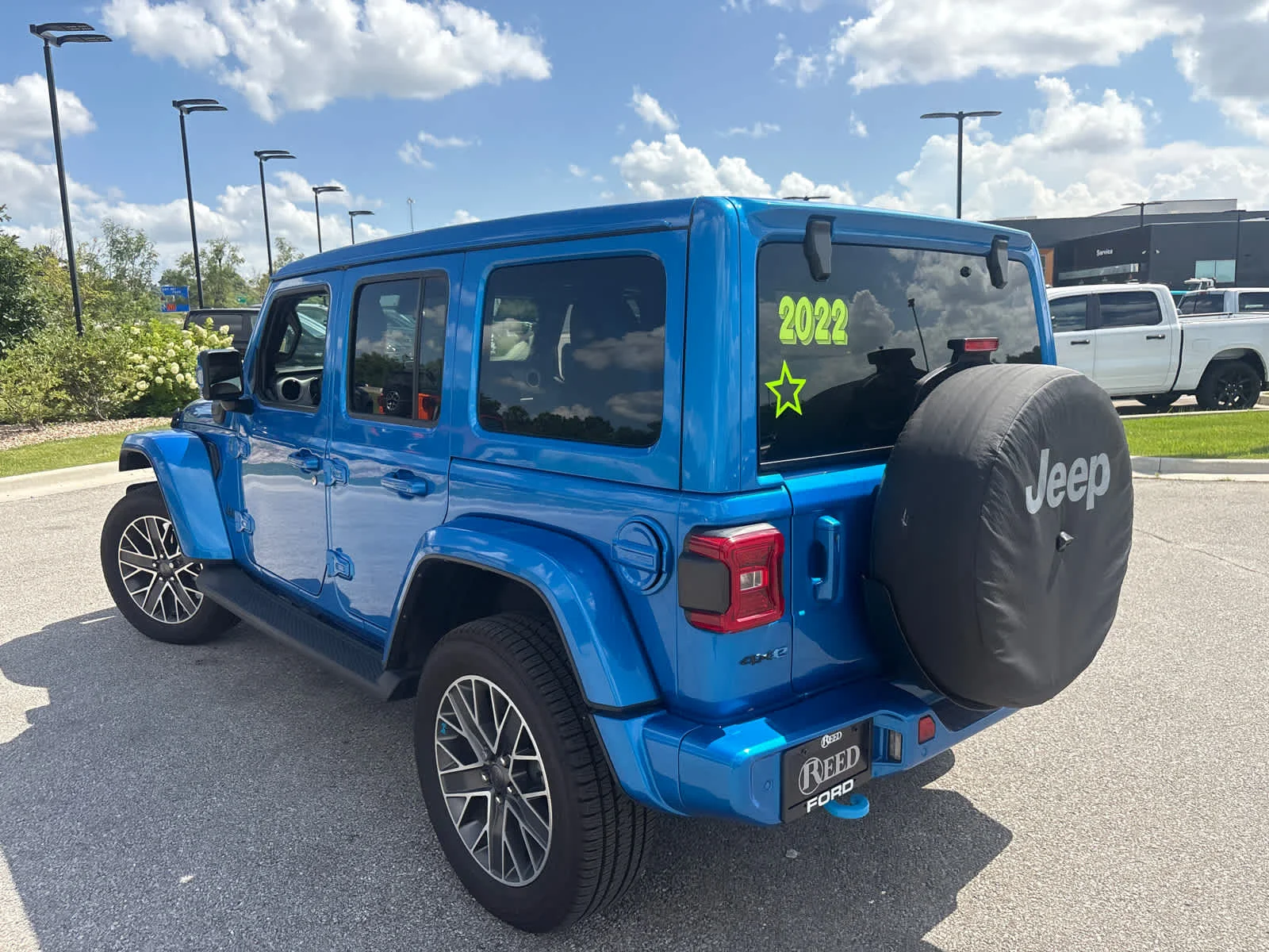 Used 2022 Hydro Blue Pearlcoat Jeep Unlimited Sahara High Altitude image 8