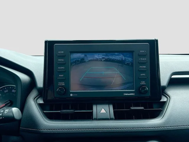 Used 2021 Silver Toyota XLE image 14