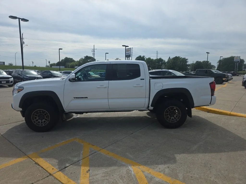 2022 Toyota Tacoma SR5 - Photo 6