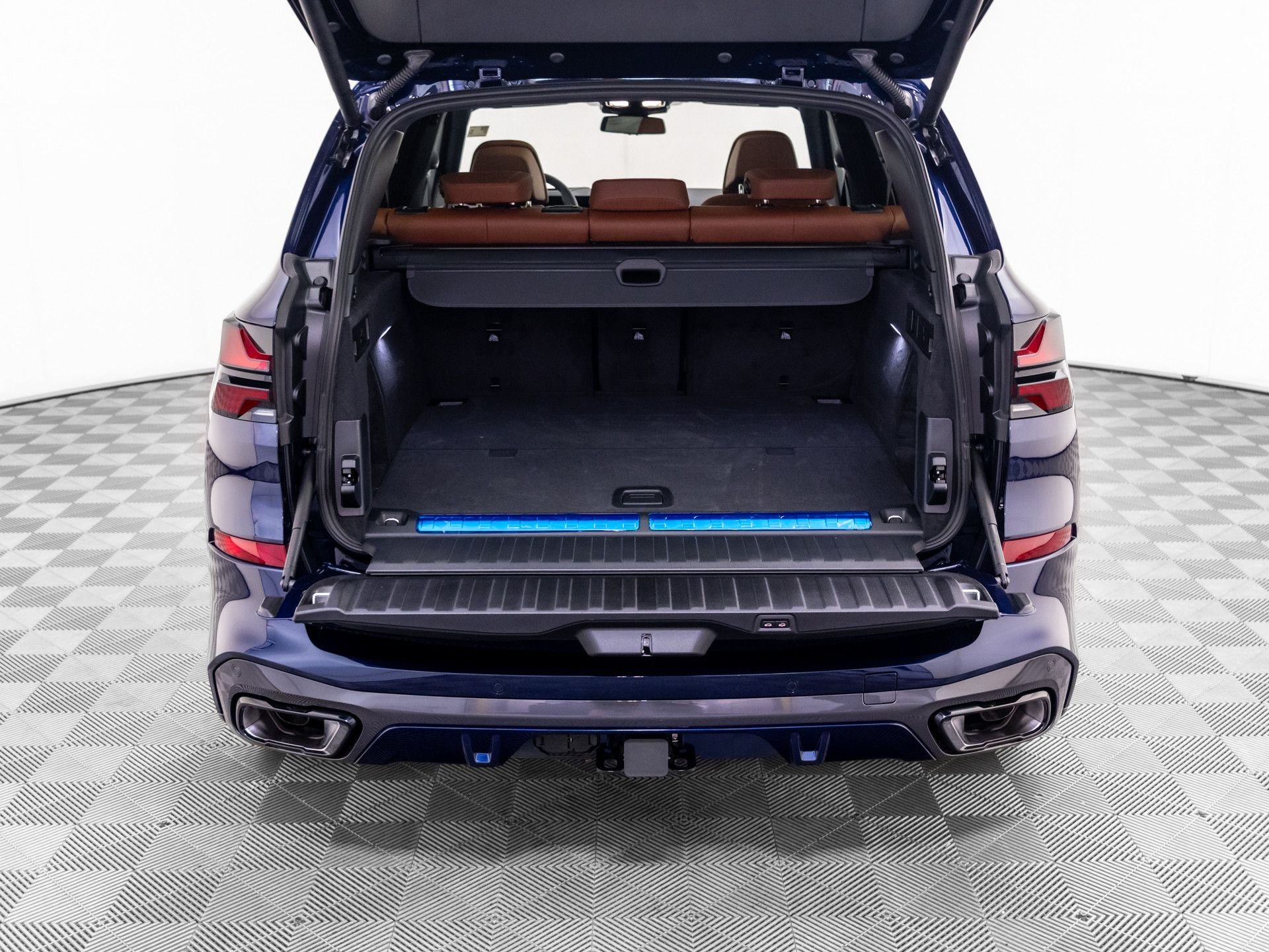 New 2026 Tanzanite Blue II Metallic BMW xDrive50e image 35