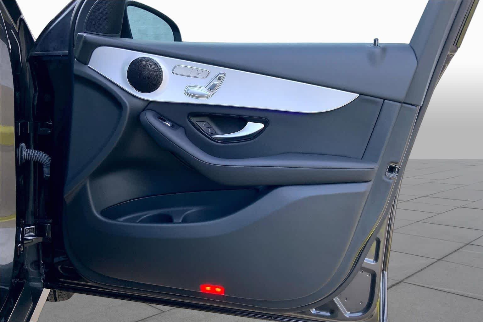 2022 Mercedes-Benz GLC GLC300 - Photo 20