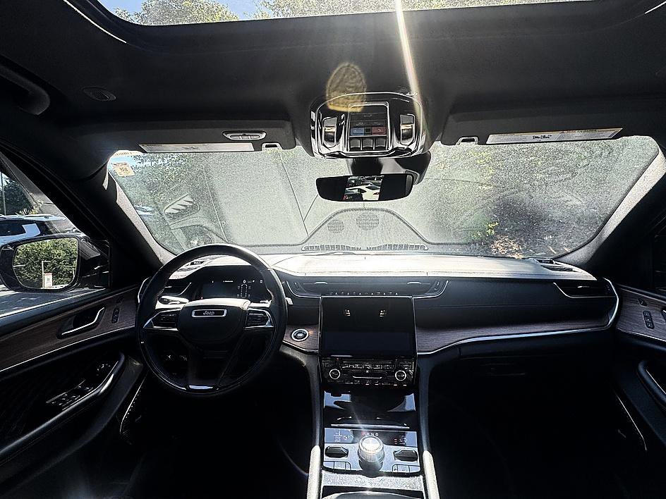 Used 2023 Bright White Clearcoat Jeep Summit image 18