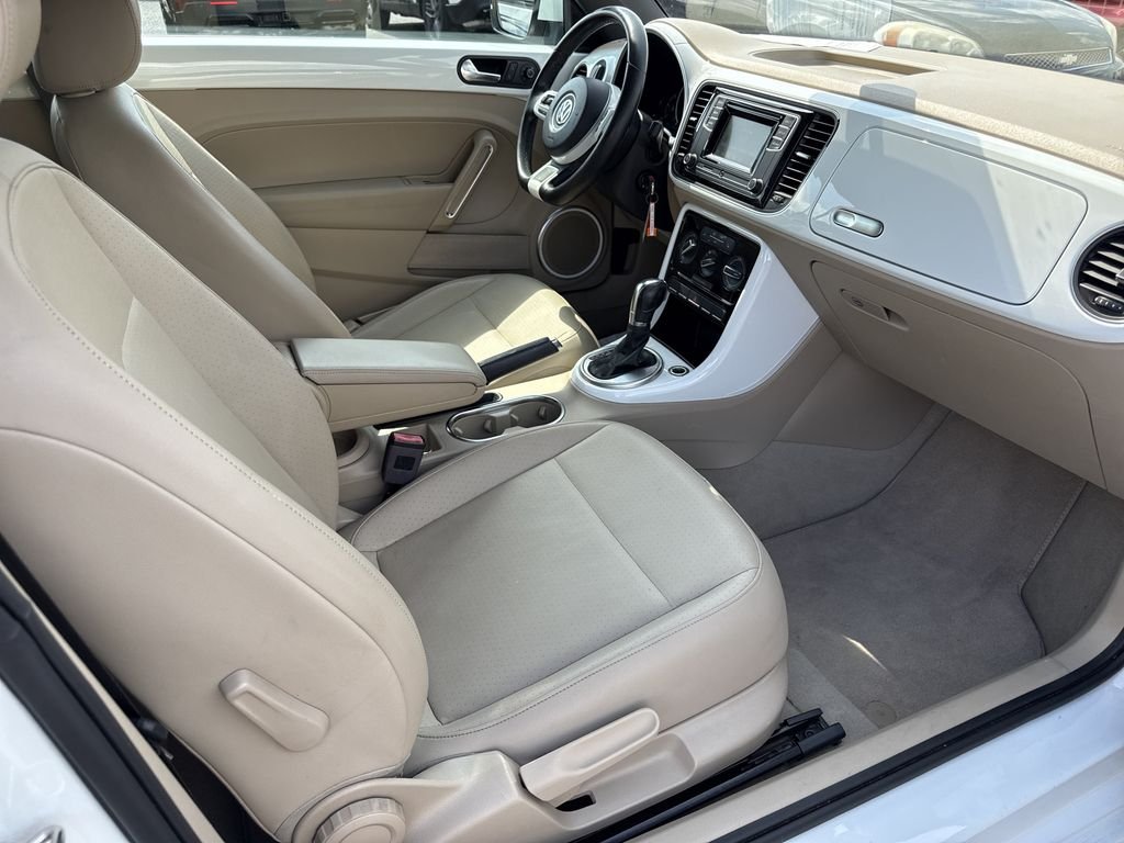 Used 2017 White Volkswagen 1.8T S image 28