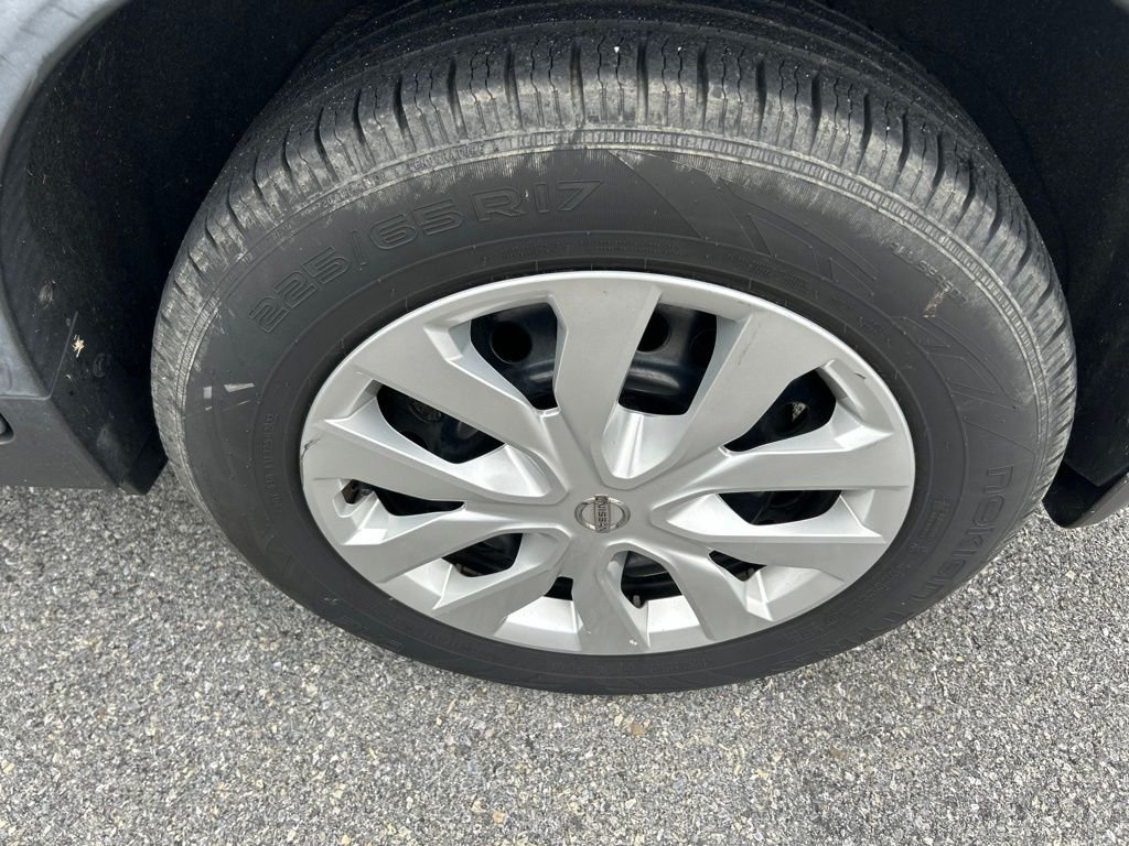 Used 2017 Gray Nissan S image 7
