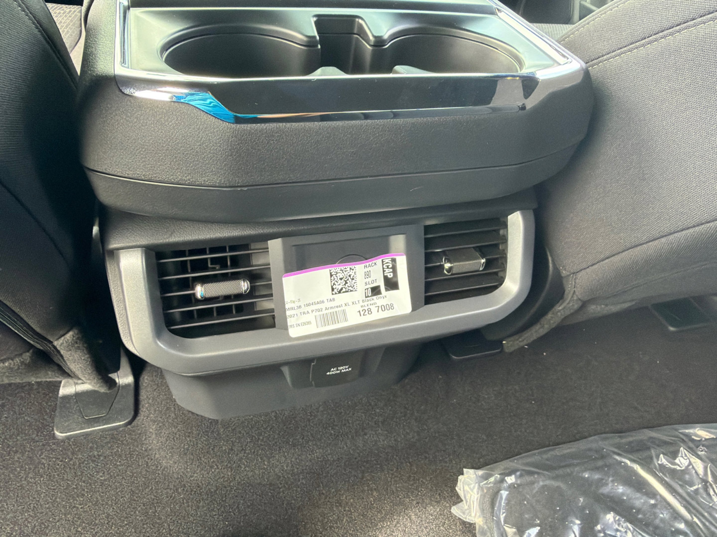 New 2026 Oxford White Ford XLT image 12