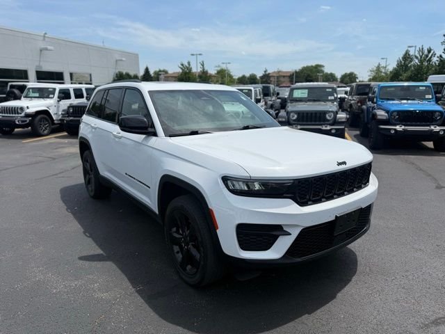 Certified Used 2022 Bright White Clearcoat Jeep Altitude image 6
