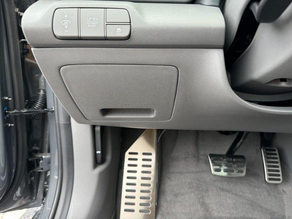 2025 Hyundai Elantra Blue - Photo 14