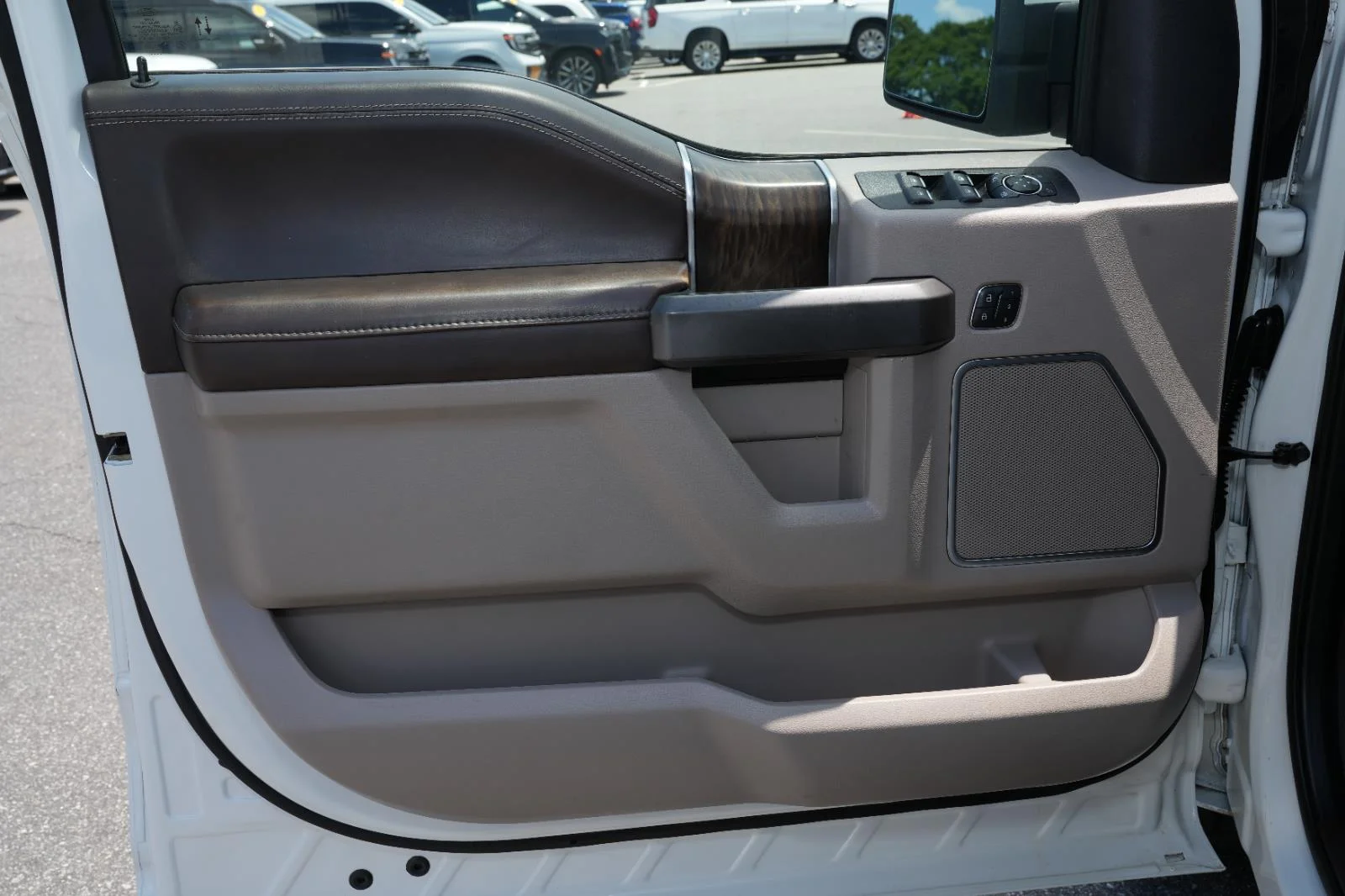Used 2020 White Ford Limited image 13