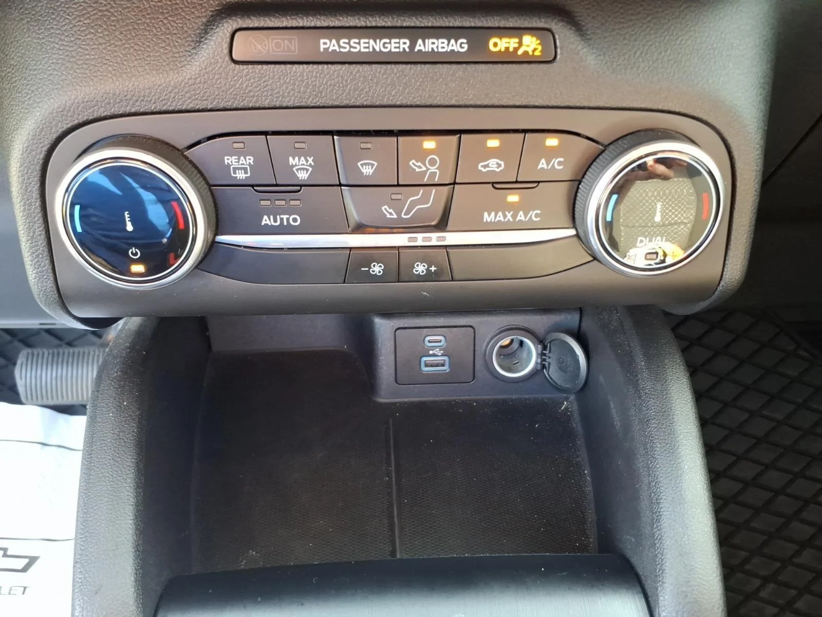 Used 2023 Oxford White Ford Active image 22