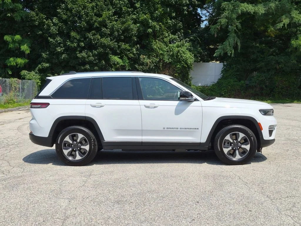 Used 2022 White Jeep 4xe image 2