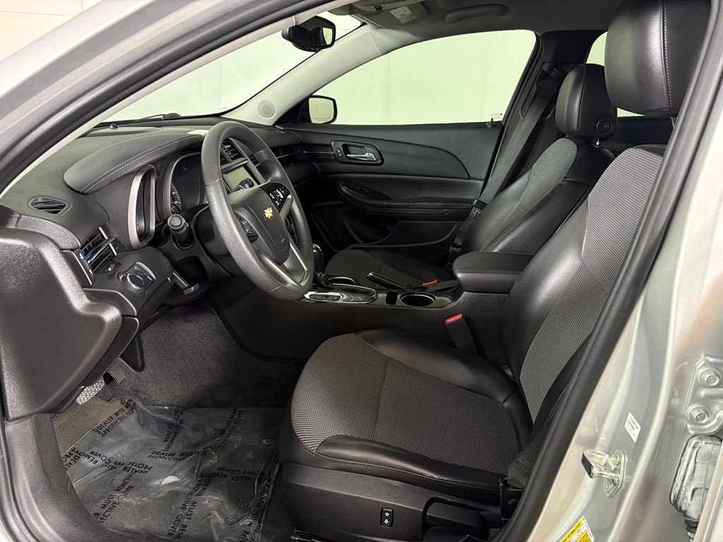 Used 2015 Silver Chevrolet LT image 18