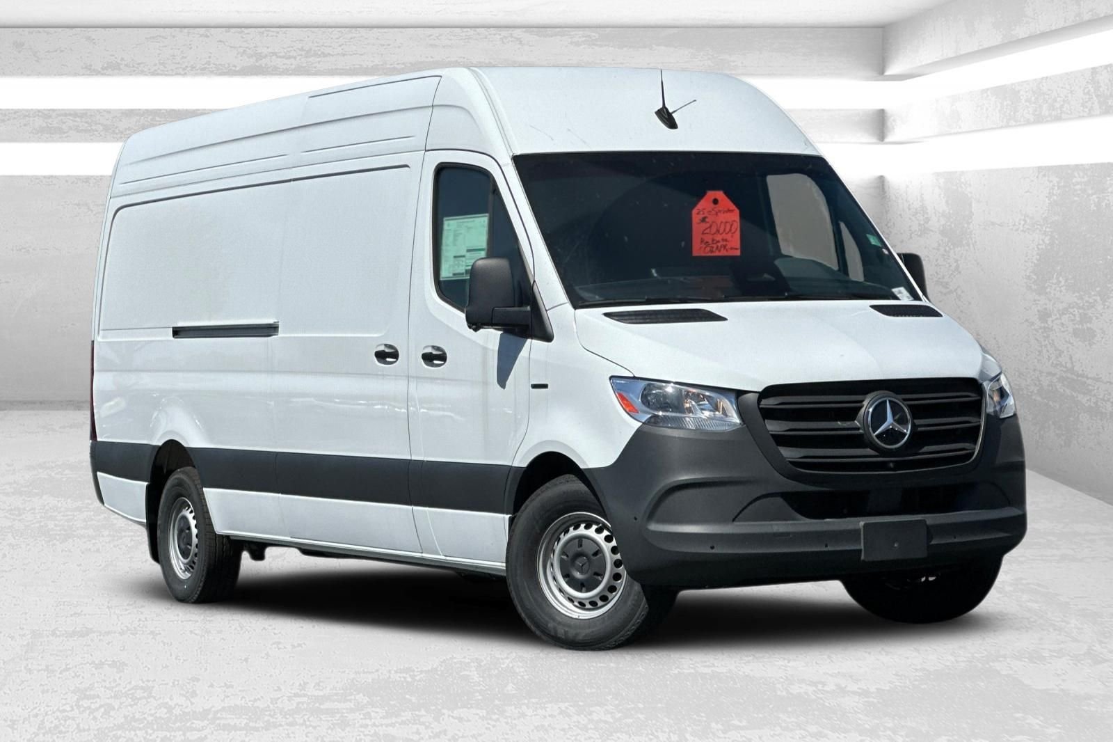 2025 Mercedes-Benz eSprinter 2500 170 WB High Roof's photo