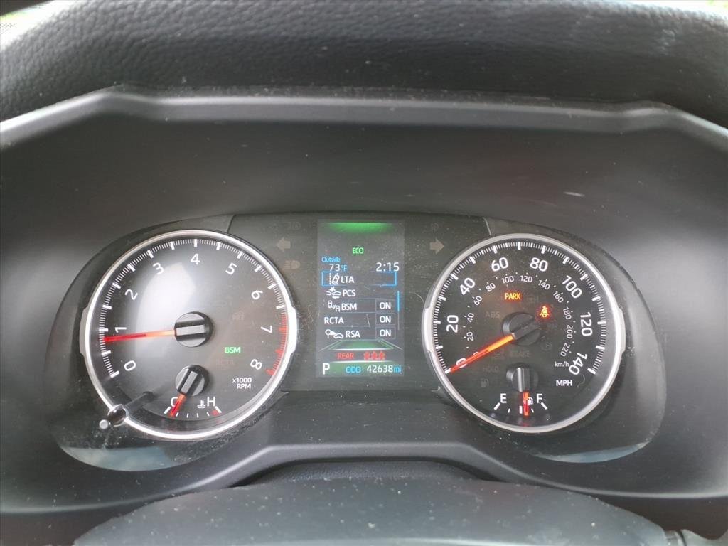Used 2022  Toyota XLE image 14