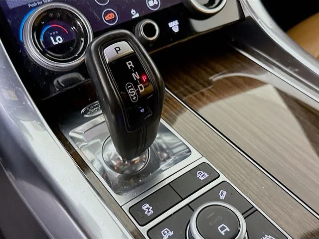 Used 2020 White Land Rover HSE Dynamic image 19