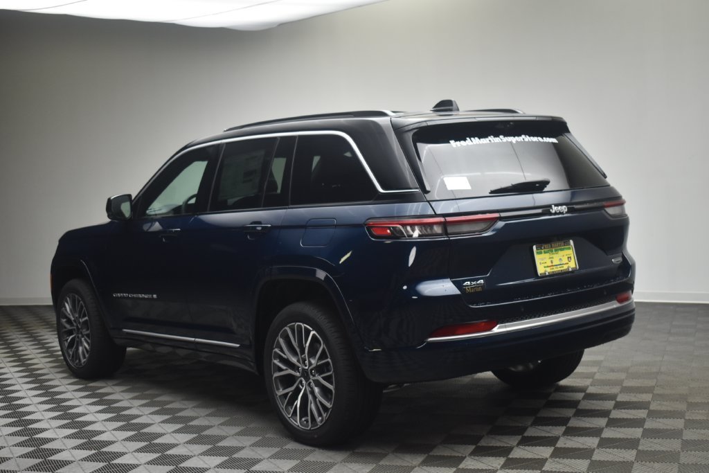 New 2027 Fathom Blue Pearl-Coat Paint Jeep Summit image 13