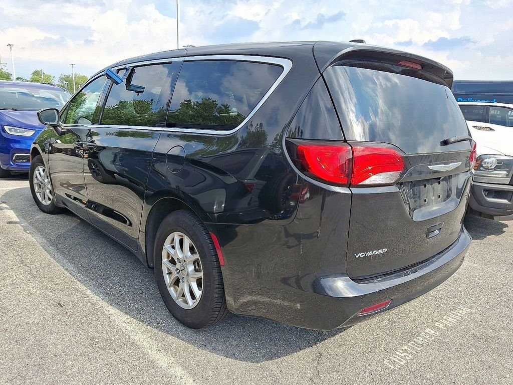 Used 2021 Black Chrysler LX image 4
