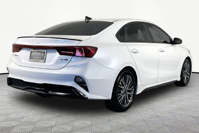 Used 2022 White Kia GT-Line image 6