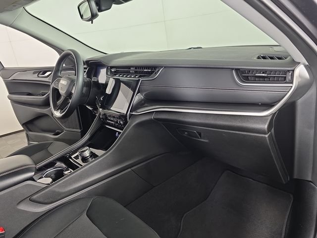 Used 2022 Gray Jeep Laredo image 28