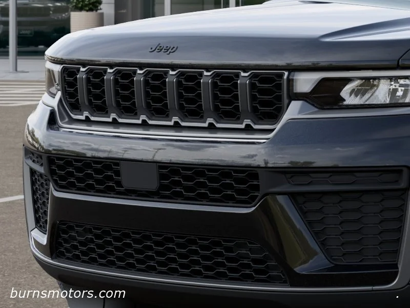 2026 Jeep Grand Cherokee Laredo - Photo 11