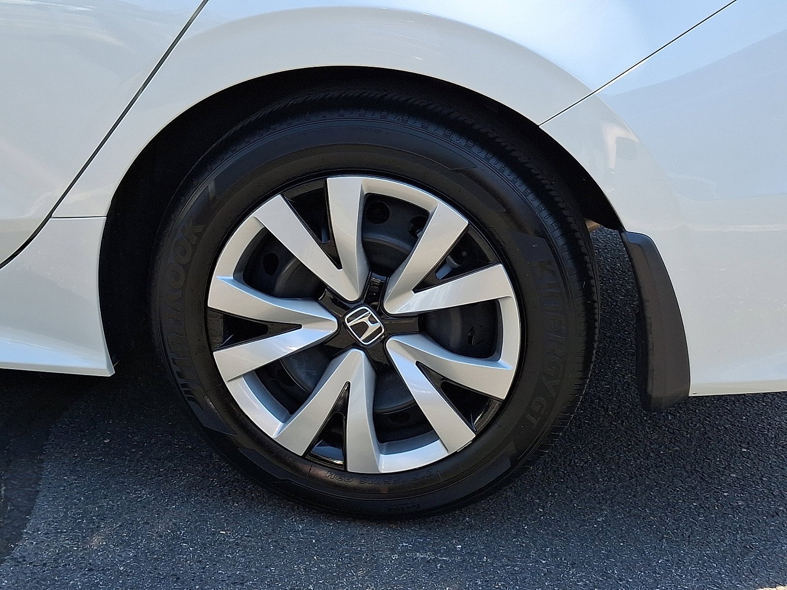 2025 Honda Civic LX - Photo 8