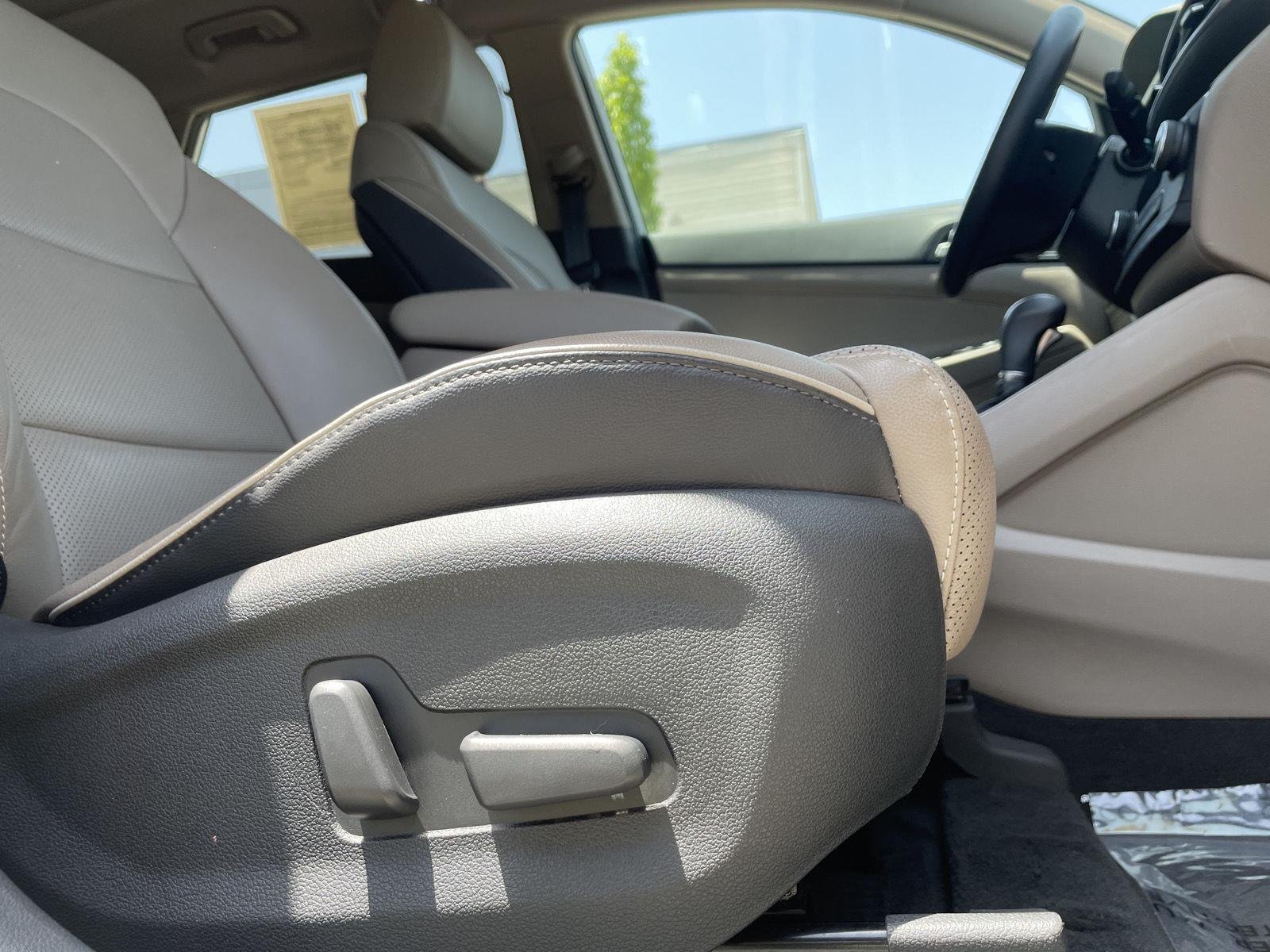 Used 2021 Winter White Hyundai Ultimate image 5